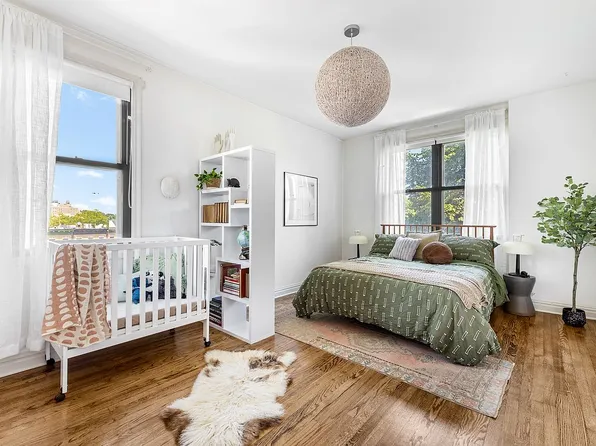 192 E 8th St APT 4D, Brooklyn, NY 11218