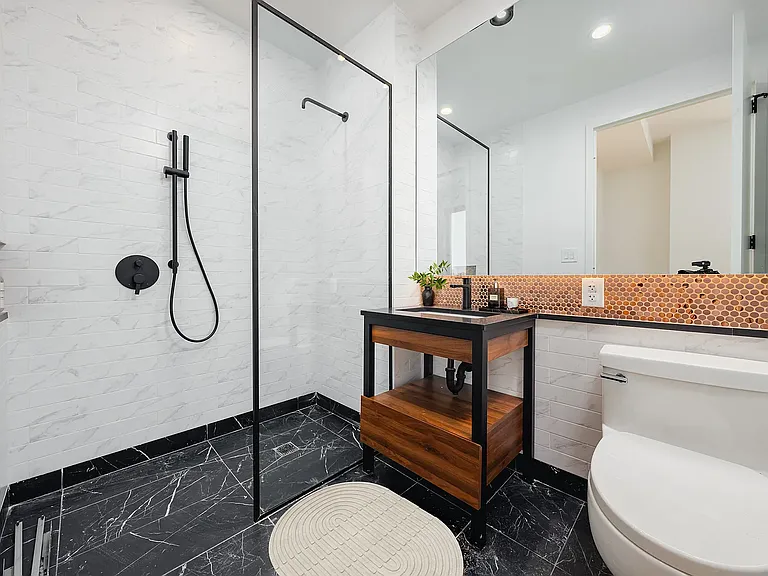 224 W 124th St #1407 — Photo 7