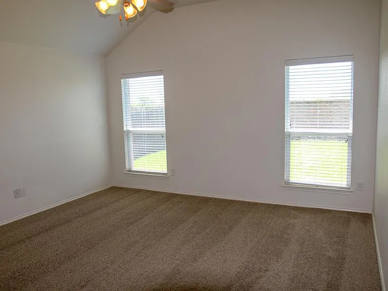 6416 Meadowcrest Ln — Photo 14