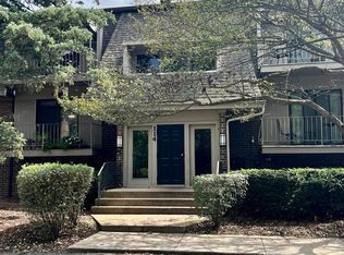 114 E Bailey Rd APT M, Naperville, IL 60565