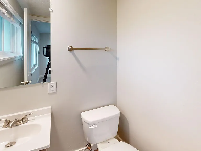 1515 W Kirby Ave — Photo 15