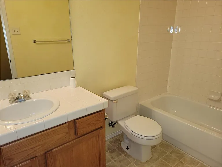 1501 Prather St — Photo 4