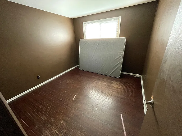 390 Hazel St #4 — Photo 6