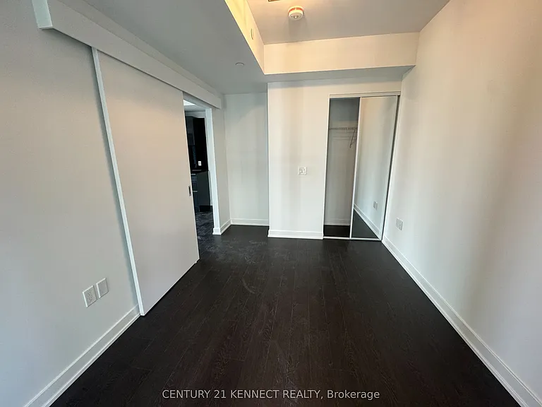 238 Simcoe St #1609 — Photo 4