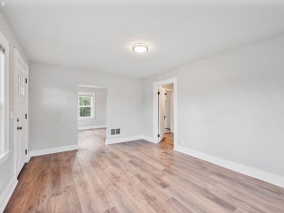 4th image of 2103 36th Ave
