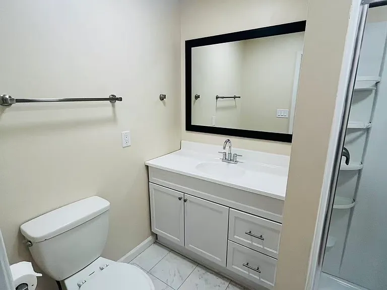 4060 Woodland Dr NW — Photo 13