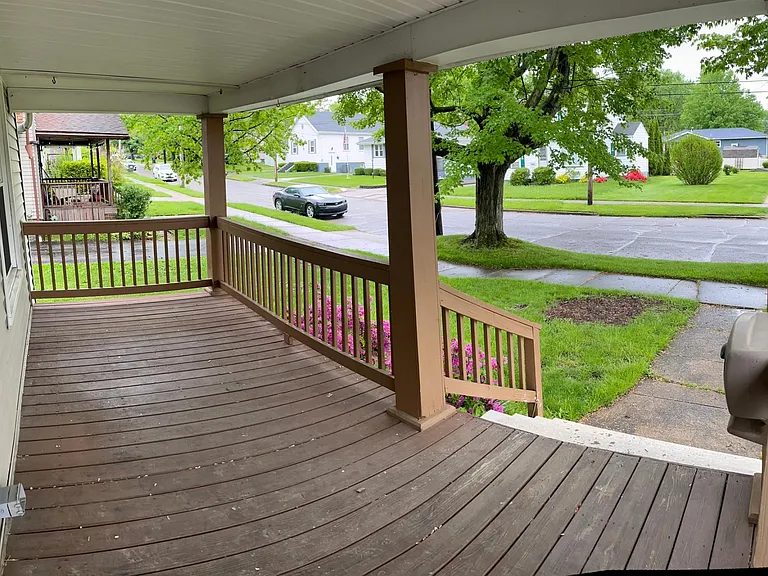 233 Superior St — Photo 2