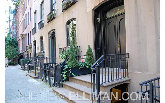 Rented by Douglas Elliman | media 19