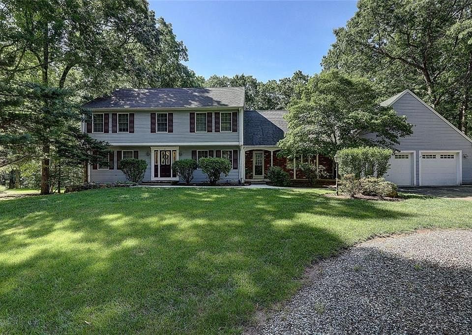 1st image of 15 Buckboard Dr