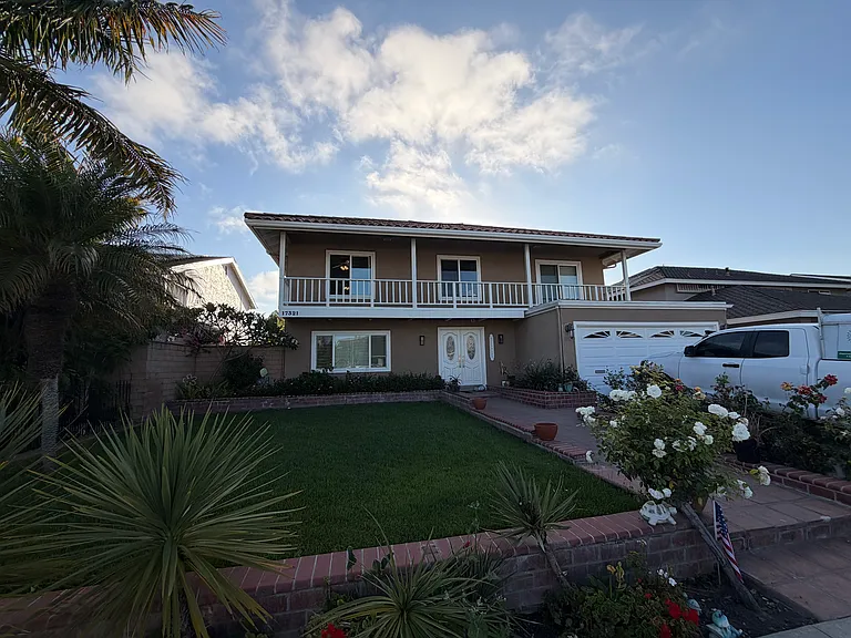 6882 Vista Del Sol Dr — Photo 8