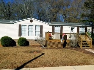 290 W Peachtree St, Woodruff, SC 29388