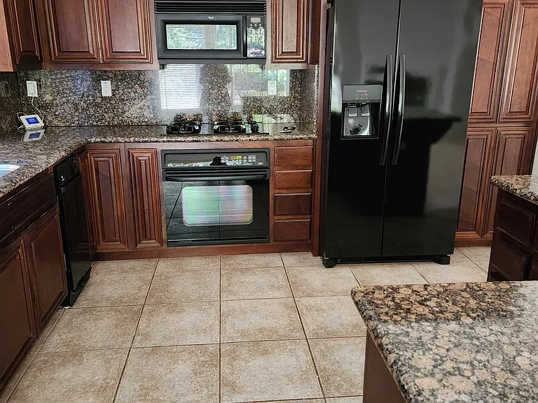 5066 Mertola Dr — Photo 16