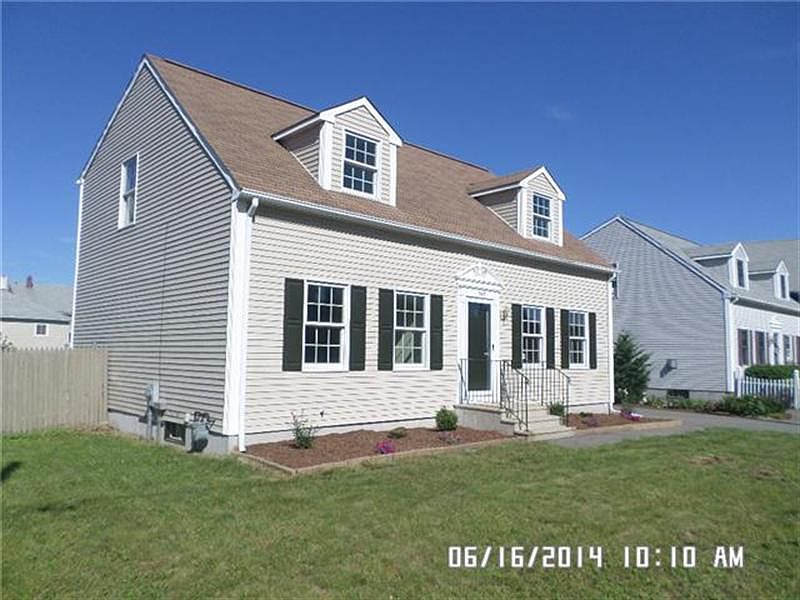 1st image of 969 Lonsdale Ave