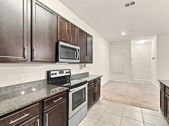 3rd image of 1017 Golden Lake Loop St