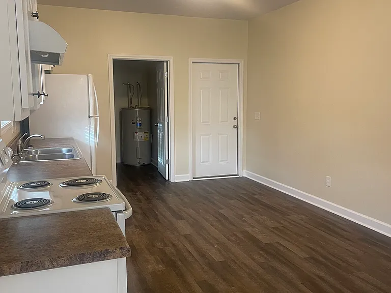 7419 N State Highway 123 #B — Photo 3