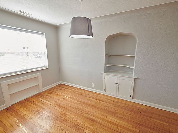 4th image of 5816 Lindenwood Ave #5826-3W