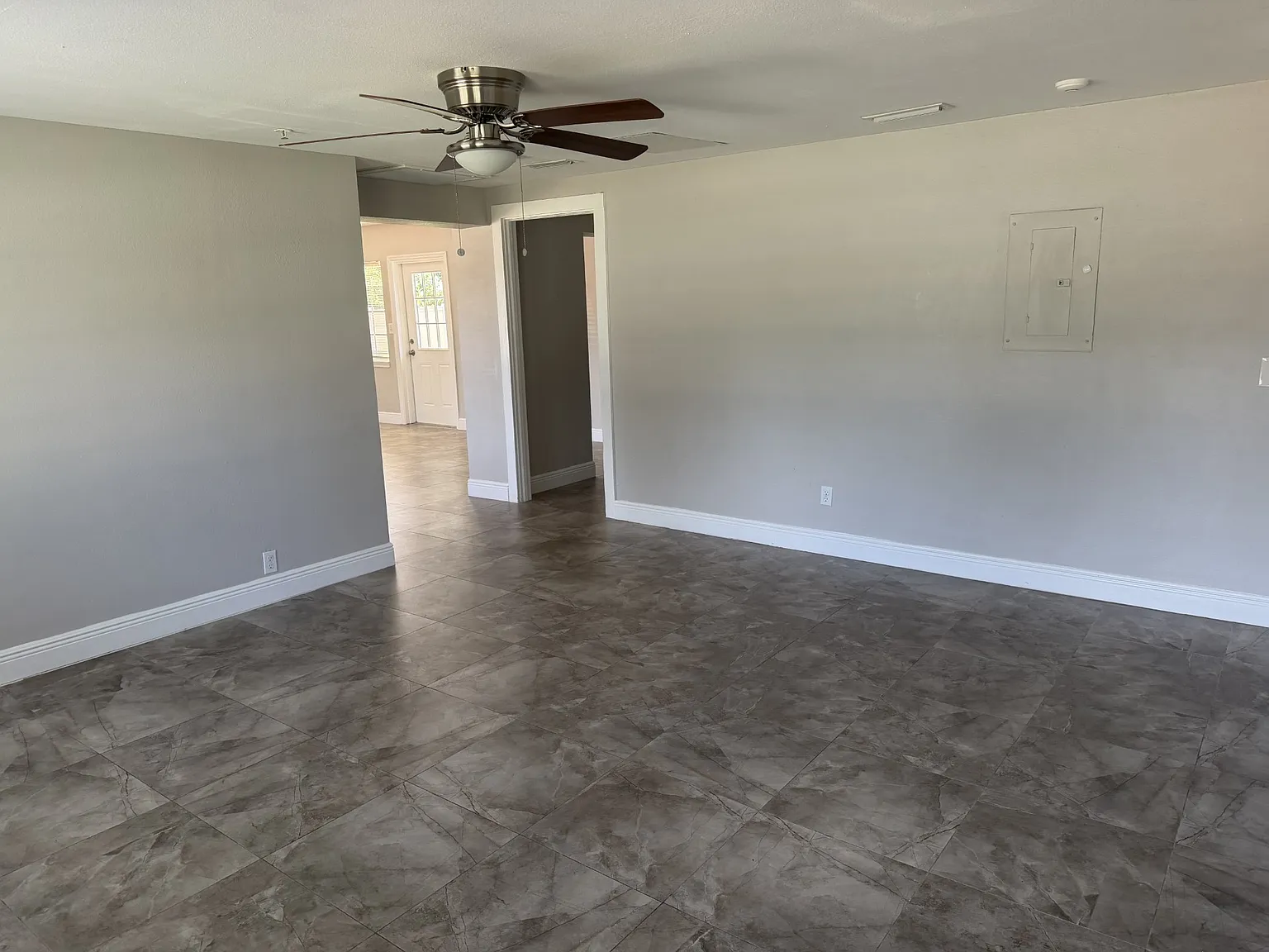 3 bed, 1800 sqft, $2,500 — Photo 4