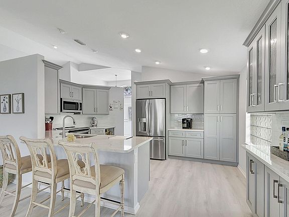 3rd image of 6192 Bay Isles Drive