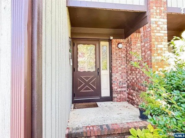 81 Letts Ct #160, Matawan, NJ 07747