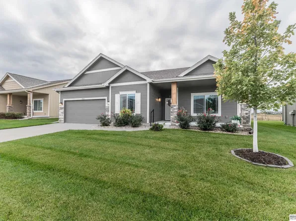 18123 Camden Ave, Elkhorn, NE 68022