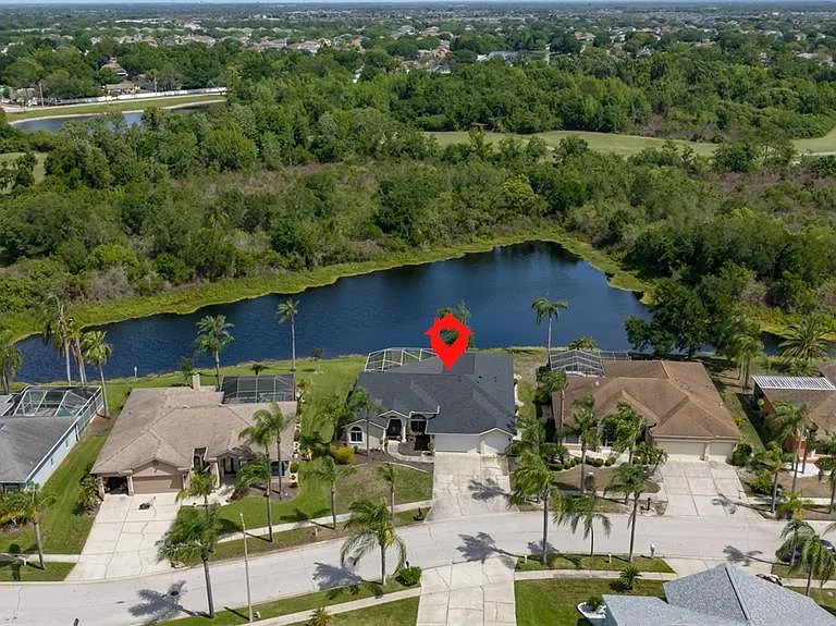 13016 Prestwick Dr — Photo 2