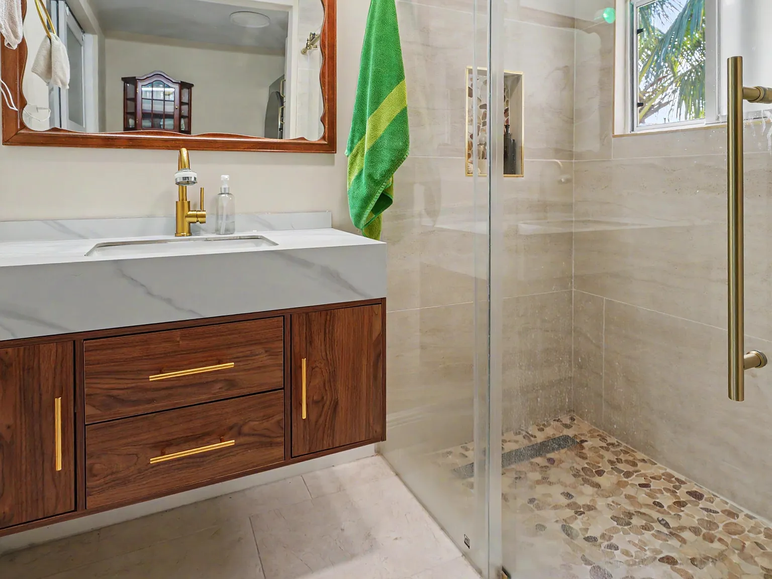 3 bed, 1050 sqft, $3,200 — Photo 3