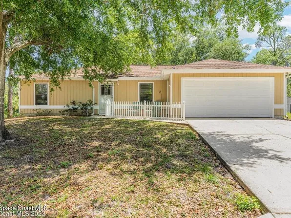 828 Redrock St SE, Palm Bay, FL 32909
