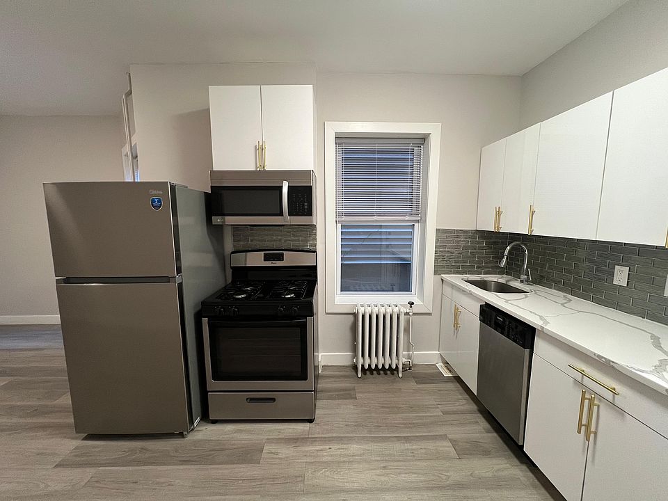1st image of 143 Lafayette St #2