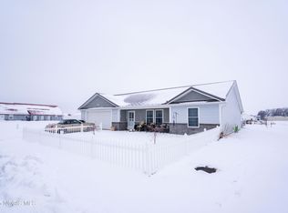 720 Bergman Dr, Sherwood, OH 43556