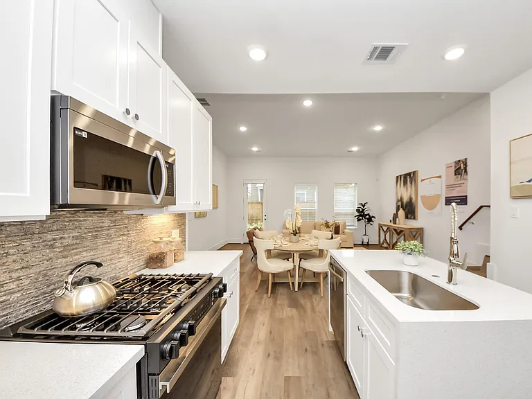 7504 Carver Rd #D — Photo 1