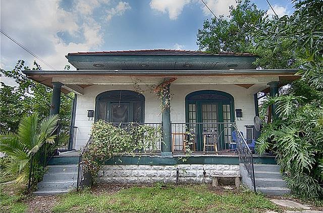 1st image of 501 Passera Ct