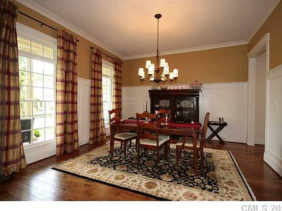 3rd image of 958 Wessington Manor Ln #75