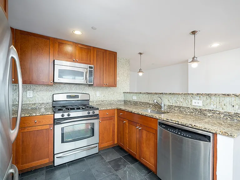 700 Grove St #8G — Photo 8