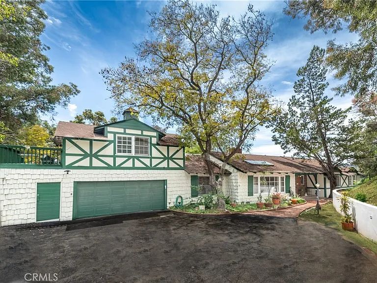 11446 Amanda Dr — Photo 1
