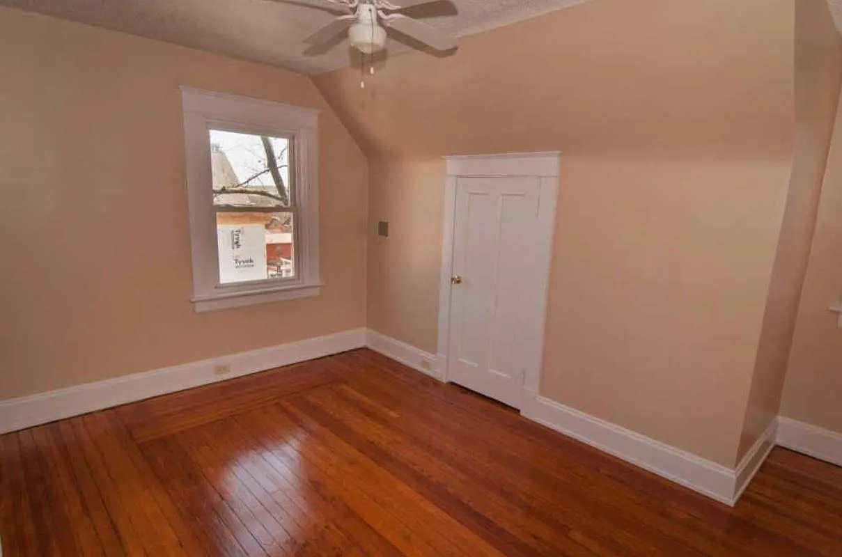 4 bed, 2.5 bath, 1500 sqft, $800 — Photo 3