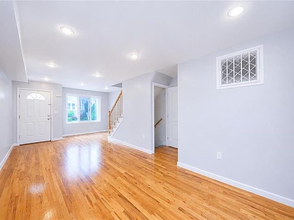 2nd image of 170 Maryland Ave