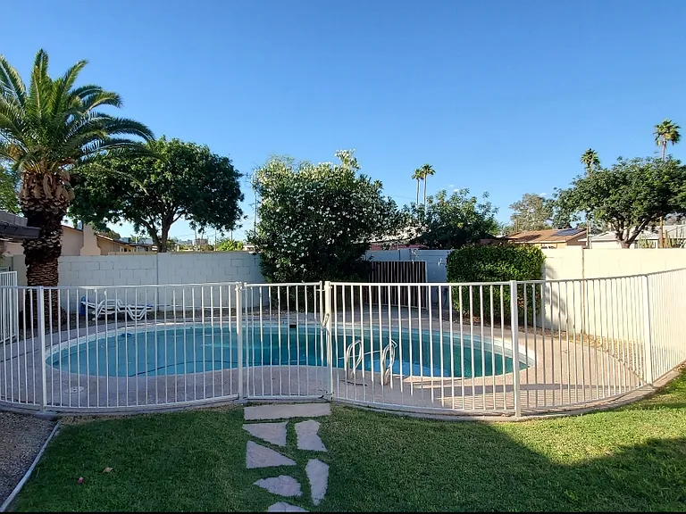 2705 S Jentilly Ln — Photo 10
