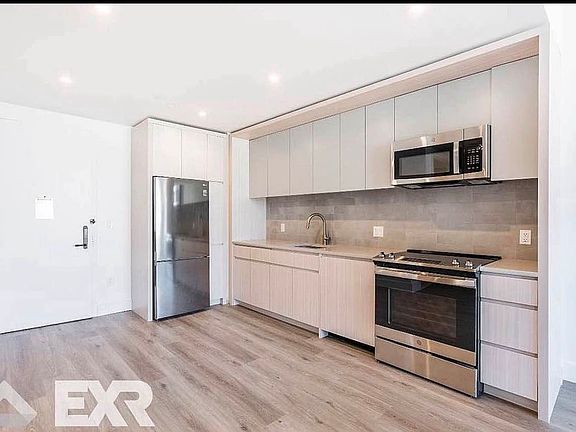 4th image of 210 Clarkson Ave #604