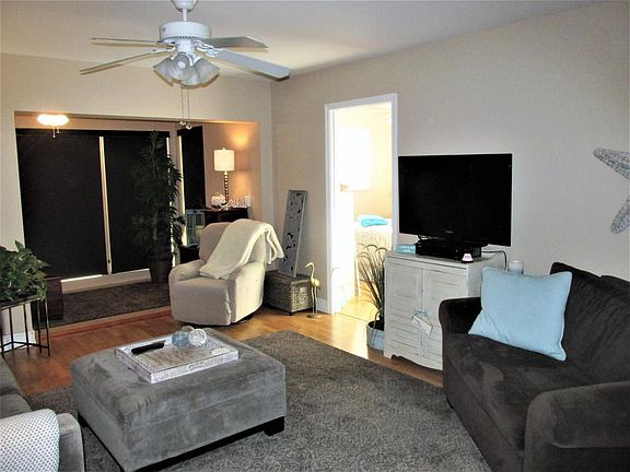 3rd image of 29 Colonial Club Dr APT 204