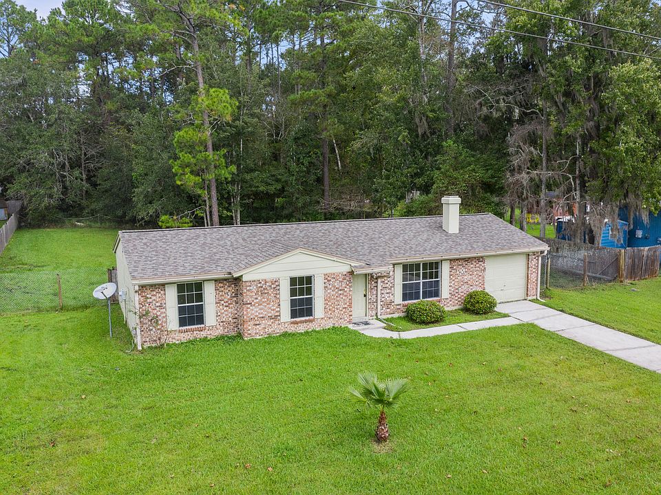 1st image of 200 Evergreen Ln