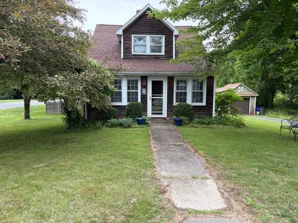 78 Old Amherst Rd, Sunderland, MA 01375