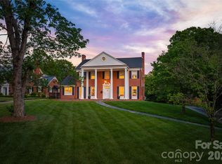 319 W Union St, Morganton, NC 28655