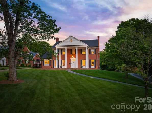 319 W Union St, Morganton, NC 28655