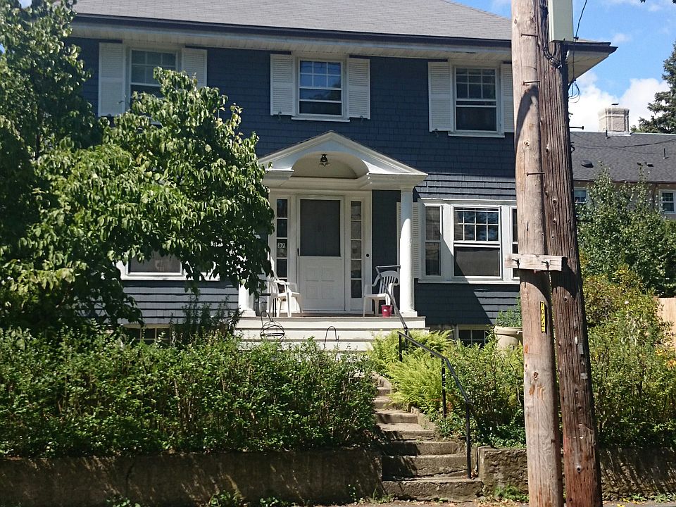 2nd image of 37 Glen Rd