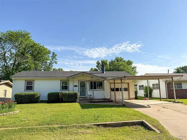 318 E Maple St, Skiatook, OK 74070