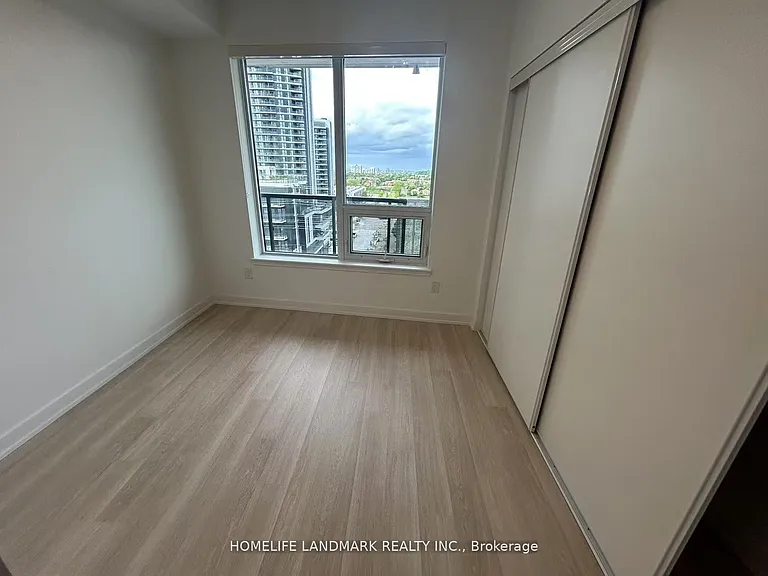 5105 Hurontario St #708 — Photo 5