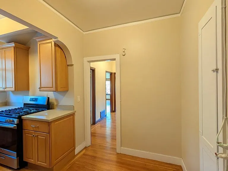 2427 Hilgard Ave — Photo 21