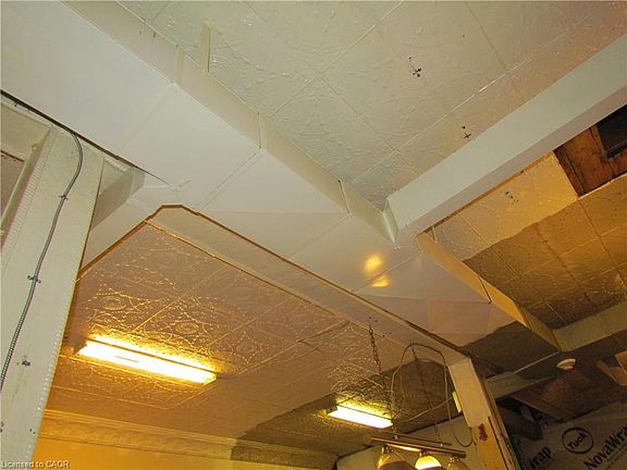 5th image of 1523 Lakeshore Rd