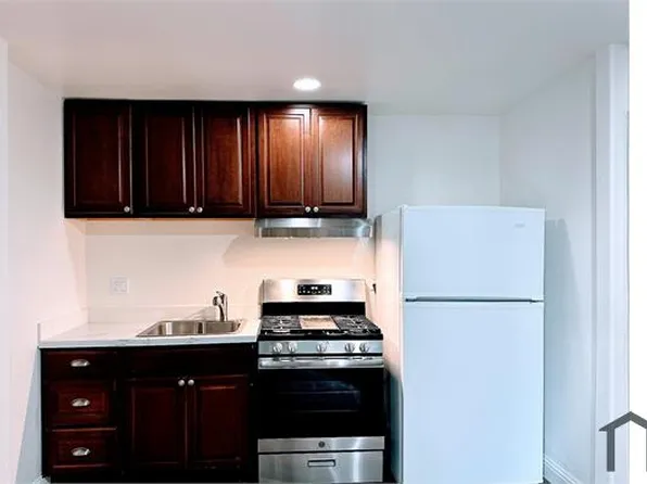 847 7th St, Richmond, CA 94801