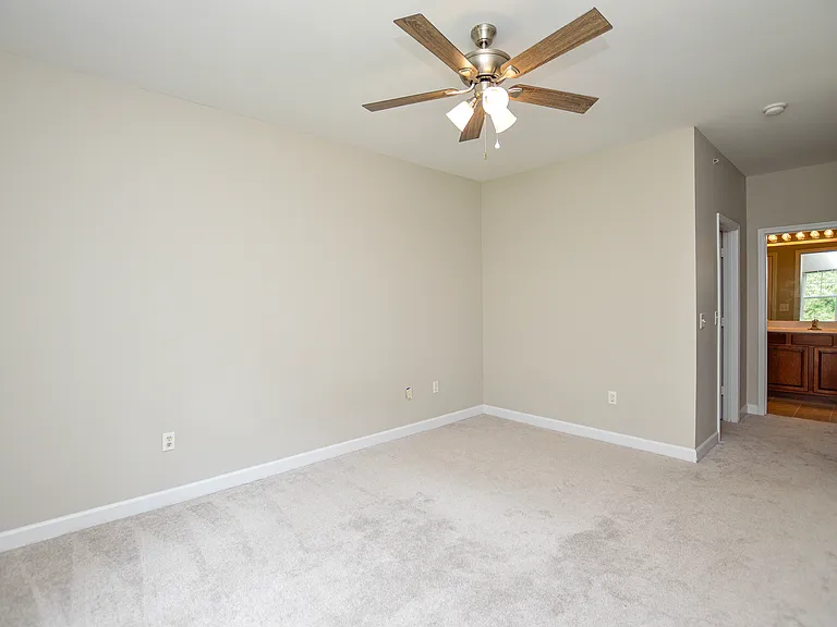 9823 Hyde Glen Ct — Photo 23